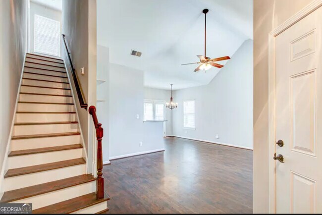 Foto del edificio - 513 N Fairfield Dr