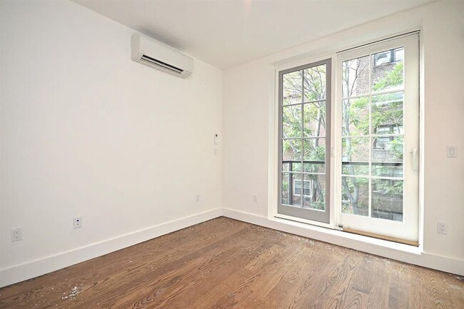 Building Photo - 159 Winthrop St