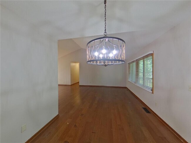 Foto del edificio - 2110 Helmo Ave N