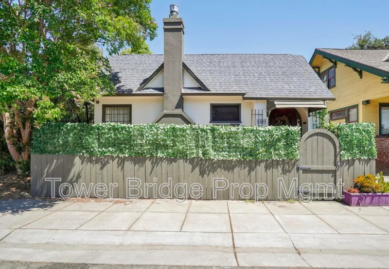 Primary Photo - 1111 Yale St