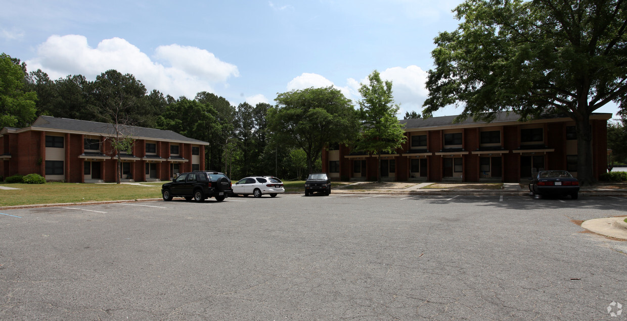 Building Photo - Cornwallis Road Apartments