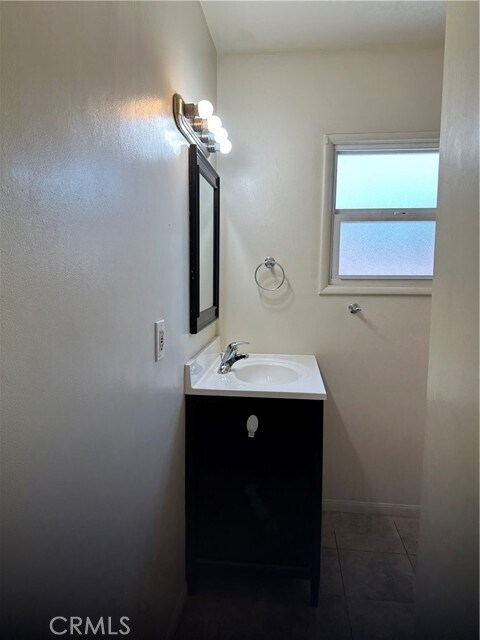 Building Photo - 264 Grandview Dr