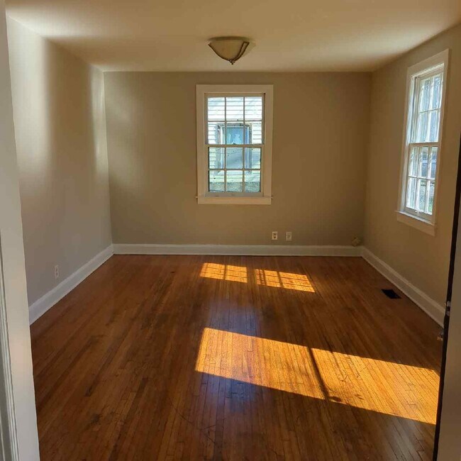 Foto del edificio - 74 E Thompson Ln