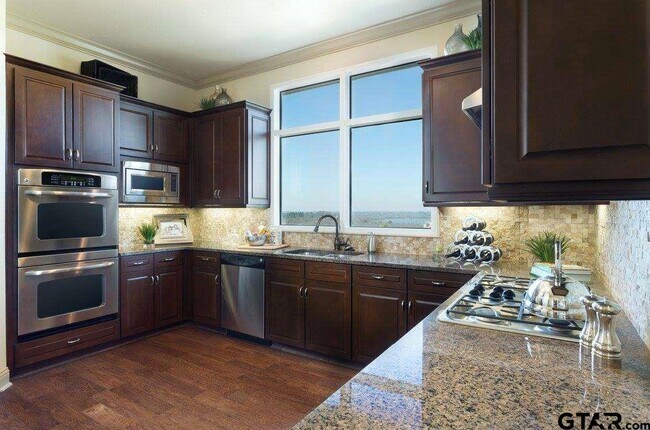 Building Photo - 2801 Wexford Dr