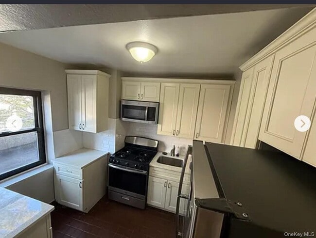 Building Photo - 4 Quarropas St