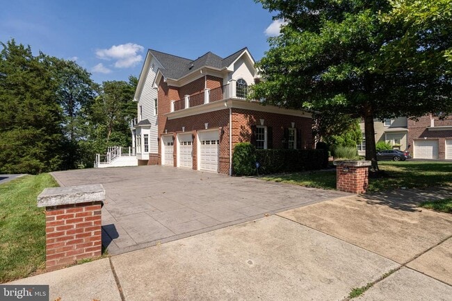 Building Photo - 18852 Ridgeback Ct