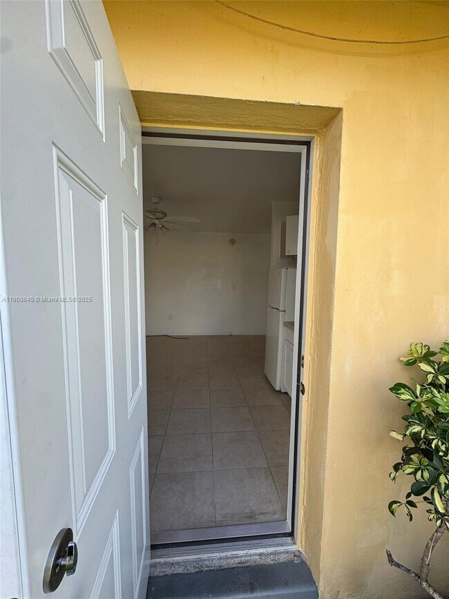 Foto del edificio - 16200 NE 19th Pl