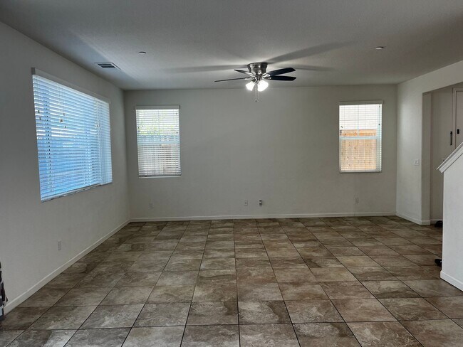 Building Photo - Excellent Witney Ranch 4 Bedroom, 3 Bathroom Home in Whitney Ranch for Rent.