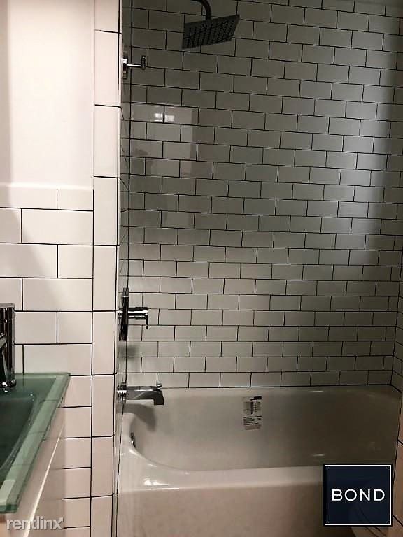 Foto del edificio - 2 br, 1 bath  - 175 E 101st St