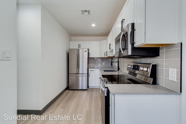 Foto del edificio - 3101-3107 N 69th Pl