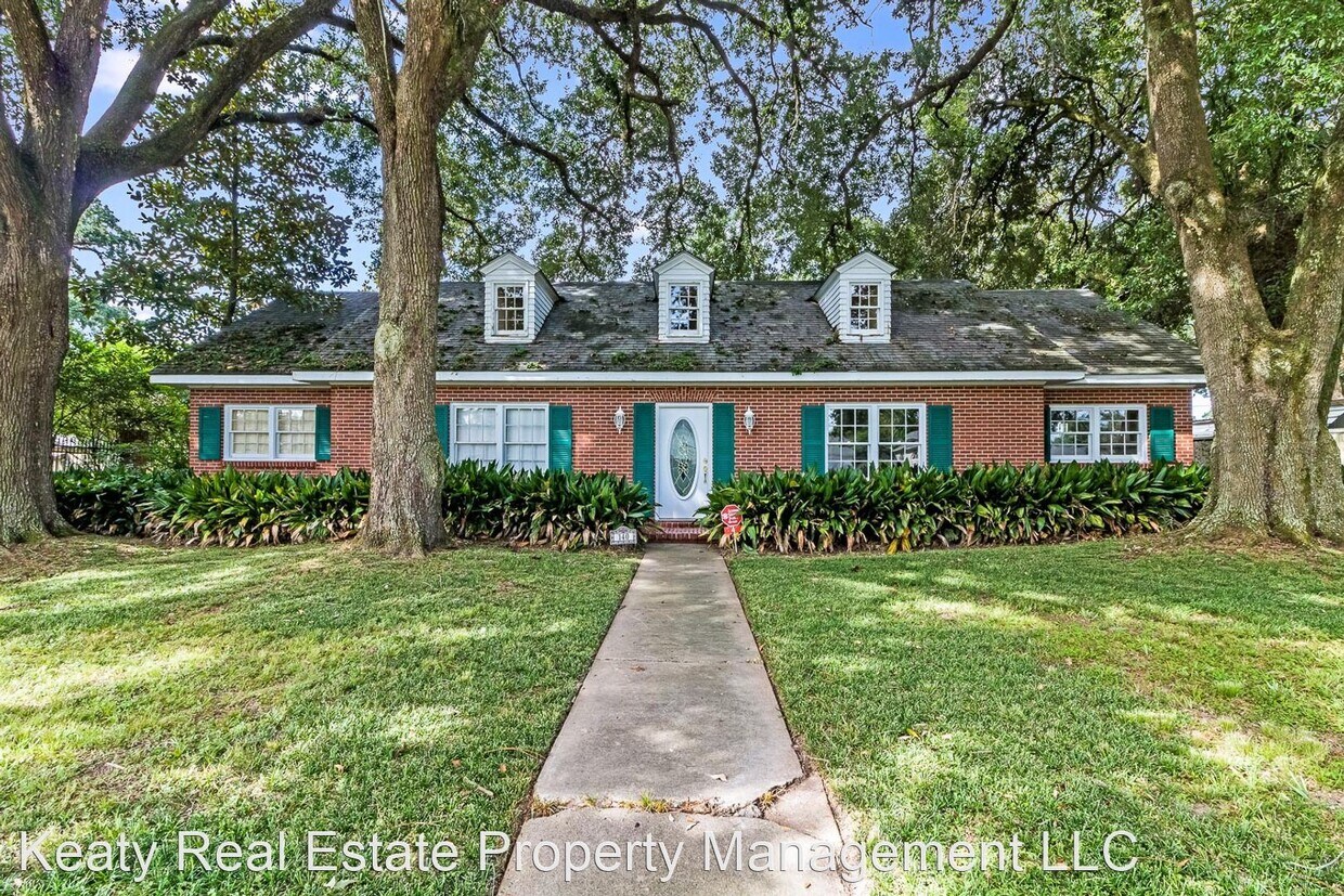 4 br, 3 bath House 140 Oakview Blvd House Rental in Lafayette, LA