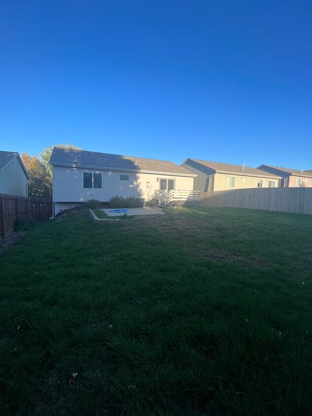 3 Bedroom Close To Standing Bear Lake!! House Rental in Omaha, NE