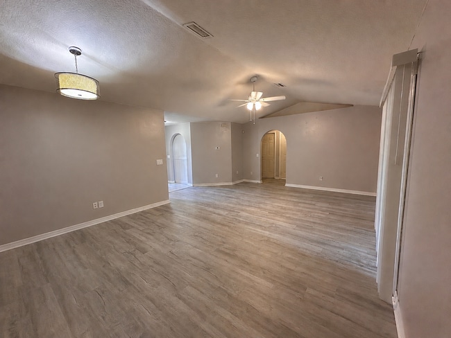 Building Photo - 53 Birchwood Dr
