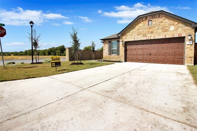 Foto del edificio - 101 Unforgiven Ln