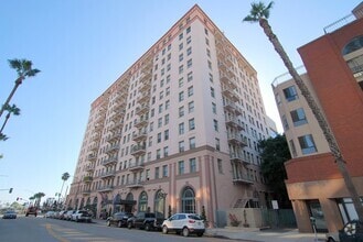 Building Photo - 455 E Ocean Blvd