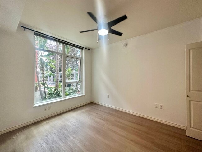 Building Photo - Little Italy 1BD/1BA Condo w/ Pool, Jacuzzi, BBQ, Balcony, Rooftop Terrace, In-unit Laundry, Subt...