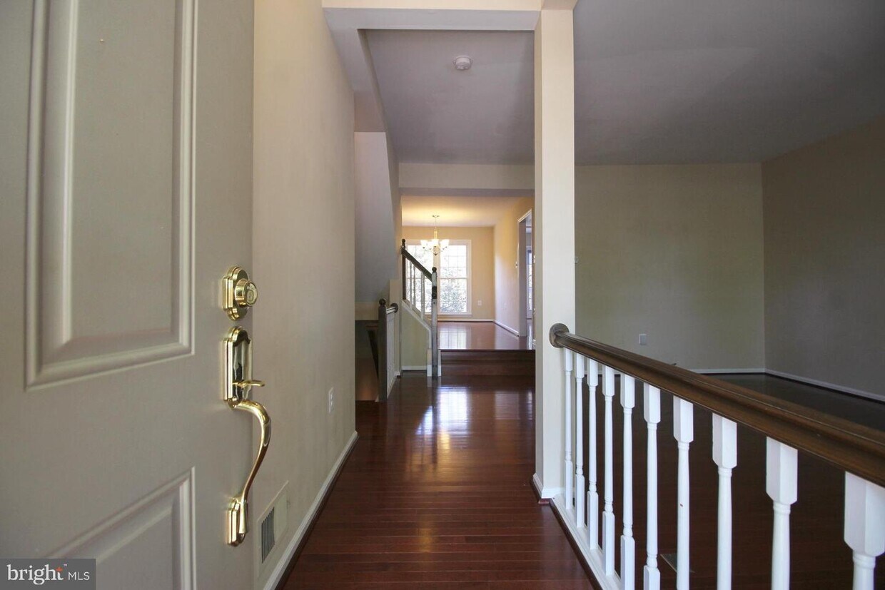 5804 Apsley House Ct, Alexandria, VA 22310 Townhome Rentals in