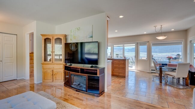 Building Photo - 7084 Appaloosa Way