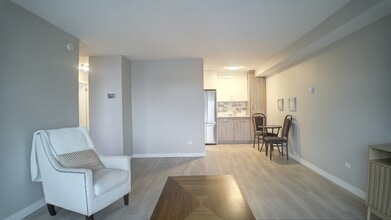 Building Photo - 9930-9113 113 St