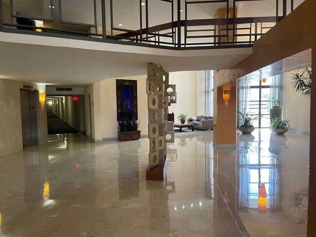 Foto del edificio - 400 Leslie Dr
