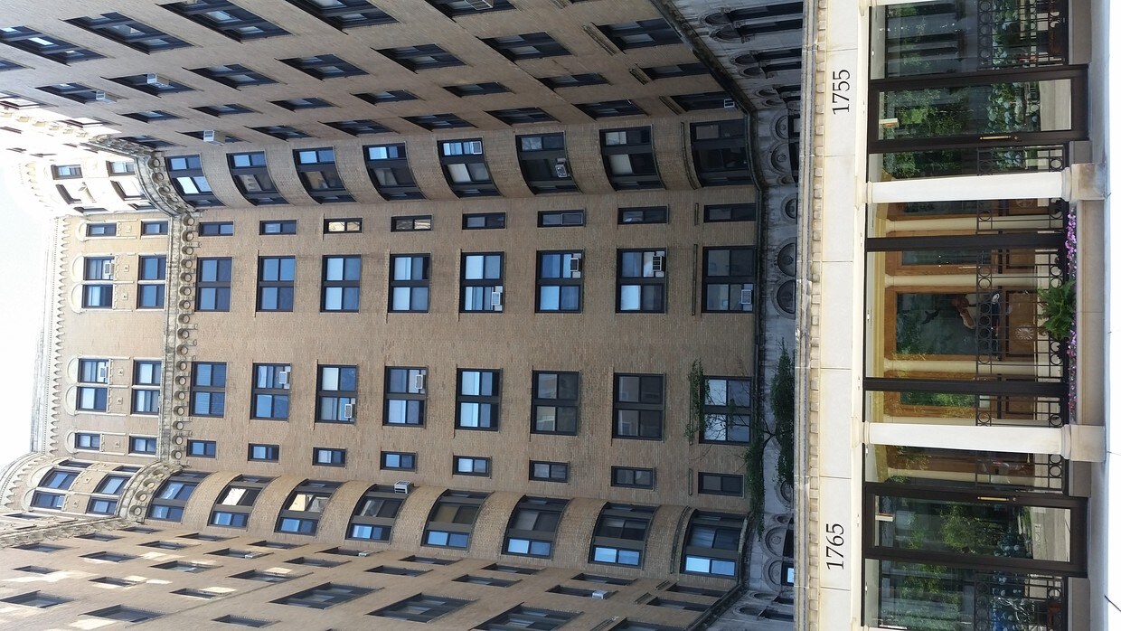The Parkshore - 1755 E 55th St