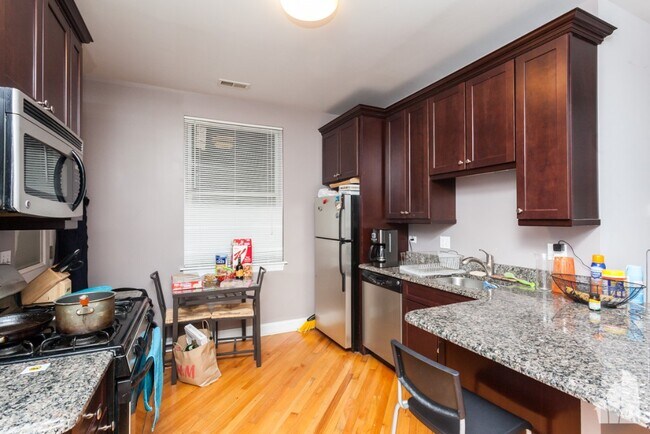 Foto del edificio - 4102 W Addison St
