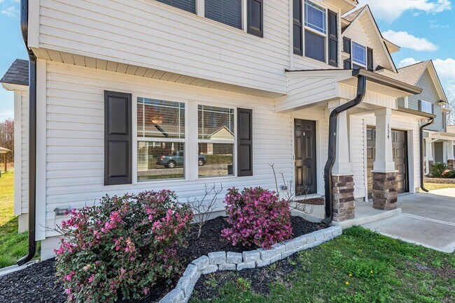 Foto del edificio - Gorgeous and Quiet 3Bed/2.5 Bath in Benson NC