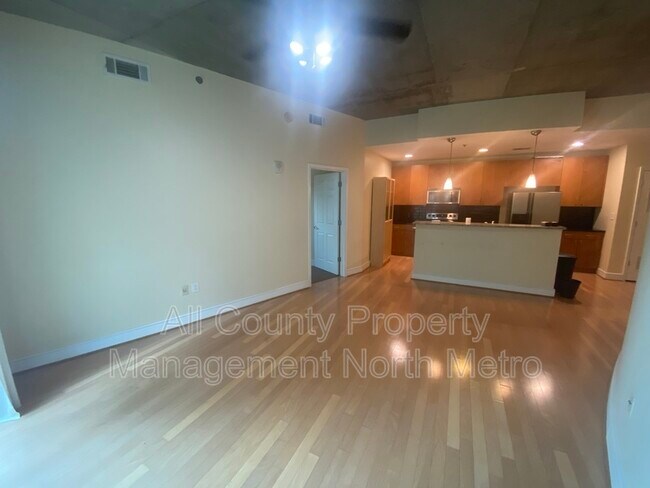 Foto del edificio - 950 W Peachtree St NW