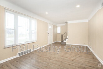 Building Photo - 645 Babbitt Rd