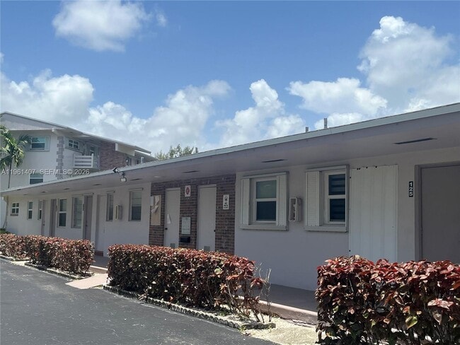 Building Photo - 700 Layne Blvd