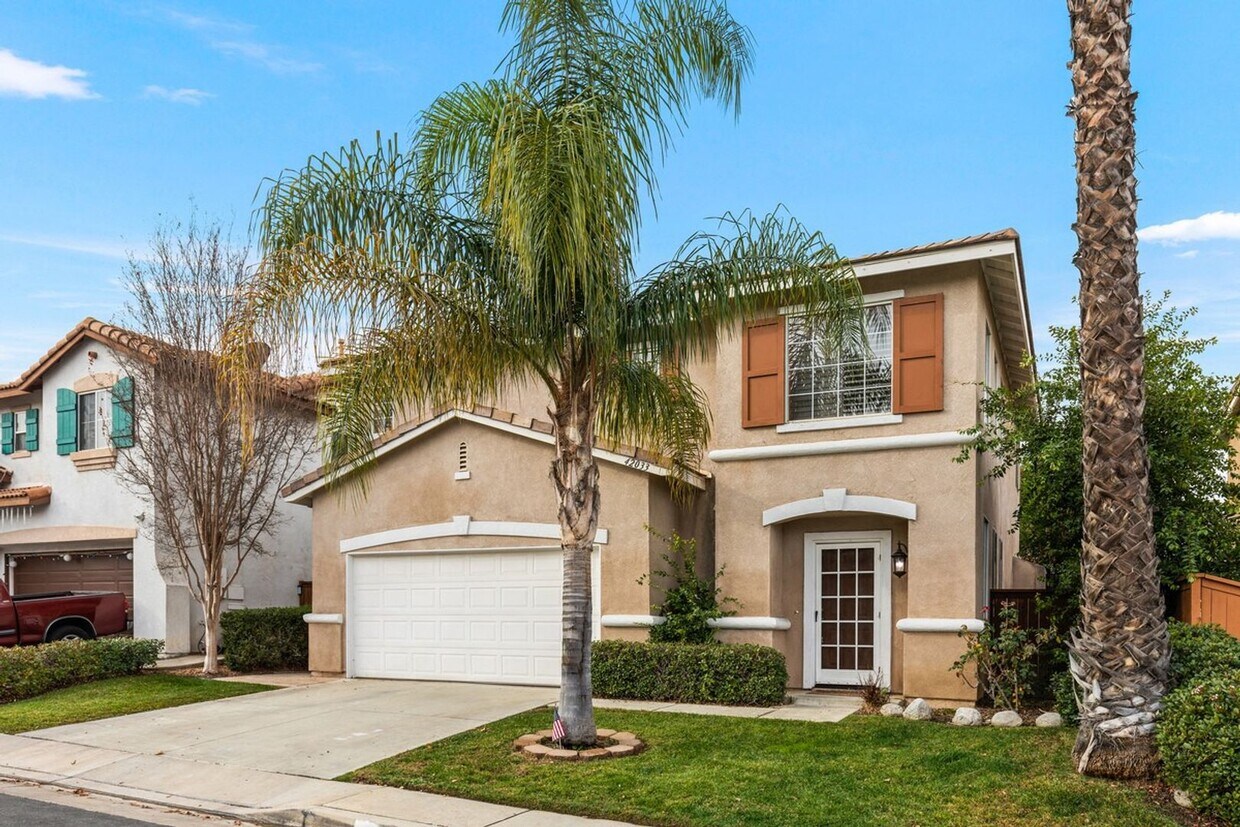 Foto principal - Beautiful 3BD/2.5BA In The Highly Coveted ...