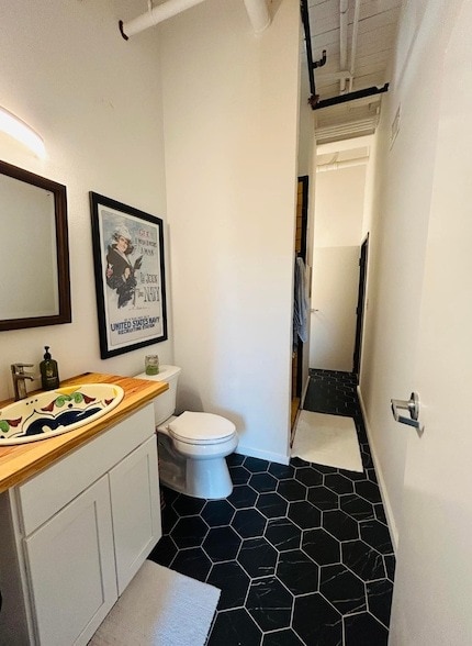 Building Photo - 201 E Chambers St