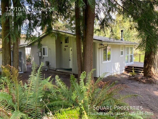 Foto del edificio - Coming Soon! Stunning Cottage on Lake Marg...