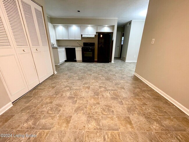 Foto del edificio - 7402 Ronan Dr