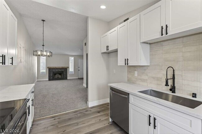 Foto del edificio - 6529 Pinon Pine Way