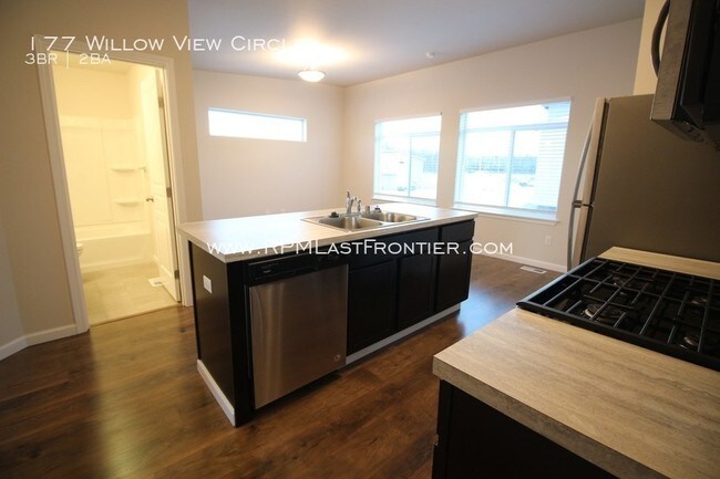 Building Photo - 177 Willow View Circle