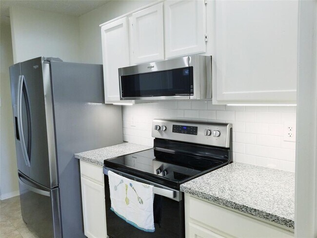 Building Photo - 3722 Westmeadow Dr
