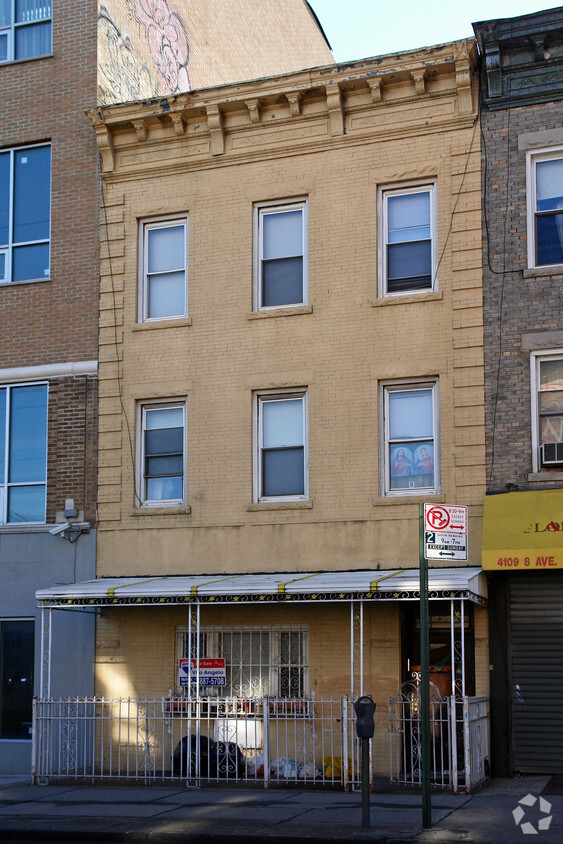 Building Photo - 4105 8th Ave