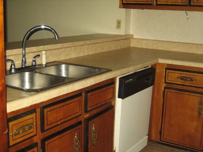 Foto del edificio - LAKE PARK CONDO