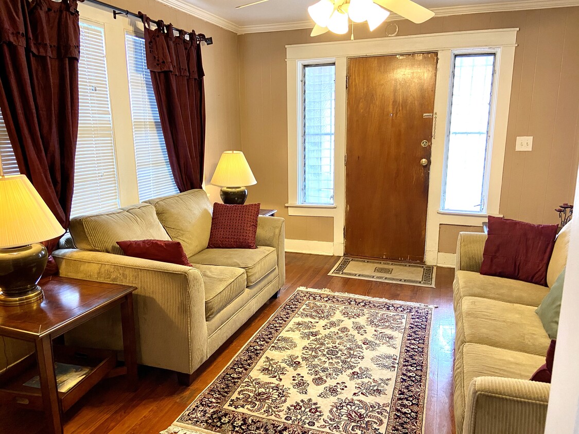 Living room looking out - 1028 Cherokee St