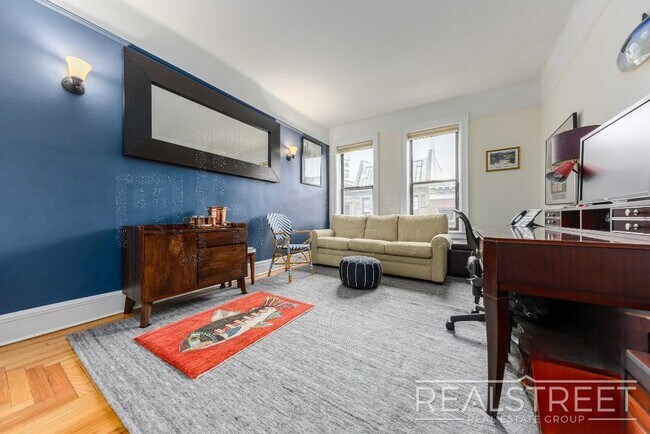 Foto del edificio - 2 Bed In Prime Brooklyn Heights