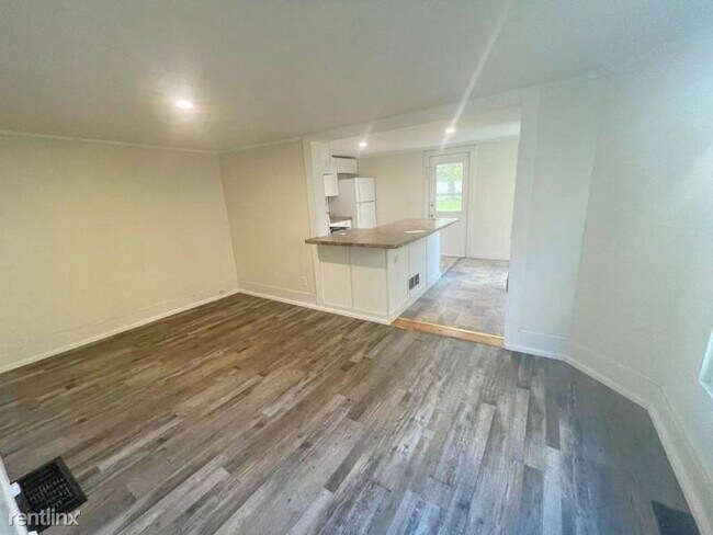 Foto del edificio - 3 br, 1 bath Townhome - 138 Ontario St