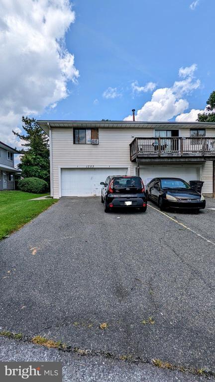 Foto del edificio - 1703 Fountain Rock Way