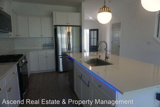 Foto del edificio - 5 br, 3.5 bath House - 3301 Twin Knolls Ln