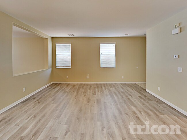 Foto del edificio - 4169 Beech Family St