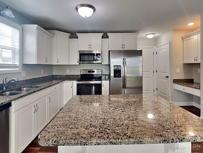 Building Photo - 495 Mirren Circle Clarksville TN