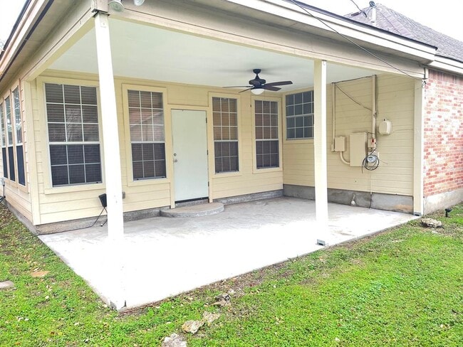 Building Photo - 13220 Villa Park Dr