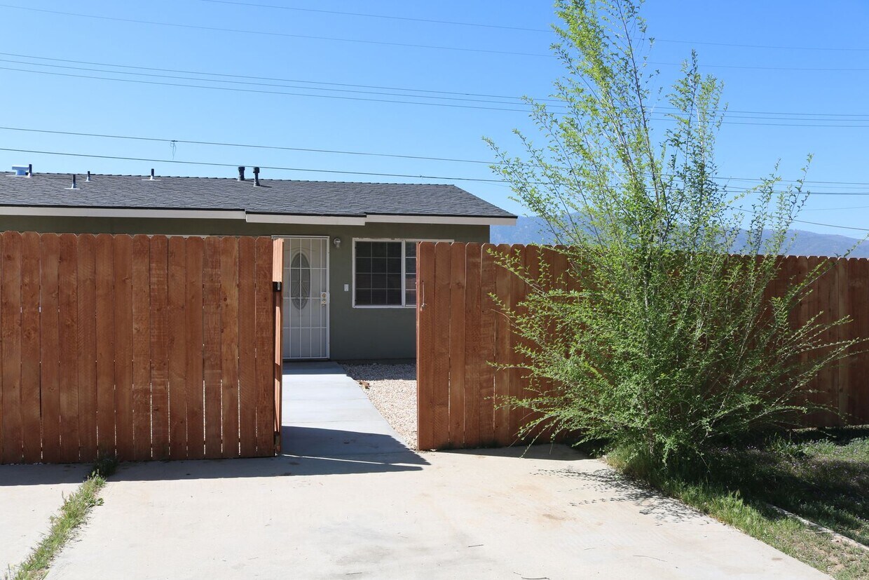 Primary Photo - Cozy 2 bedroom in Tehachapi City