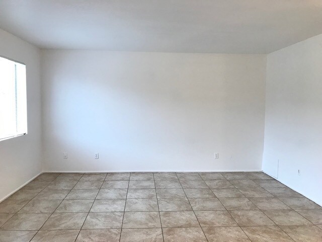 Building Photo - 4500 N Oracle Rd