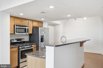 Building Photo - 414 Water St